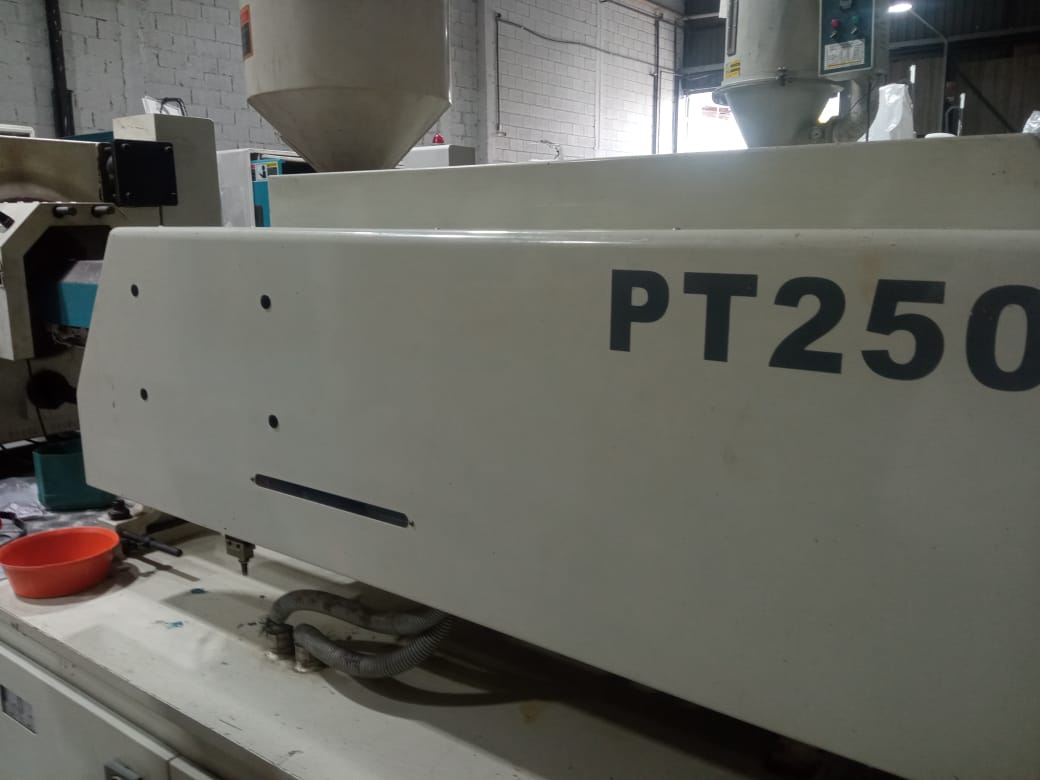 Injetora LK Potenza 250 tons